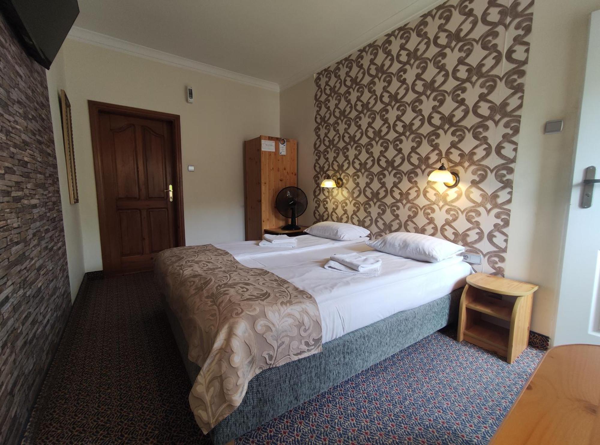 Hotel Atena Слупск Екстериор снимка
