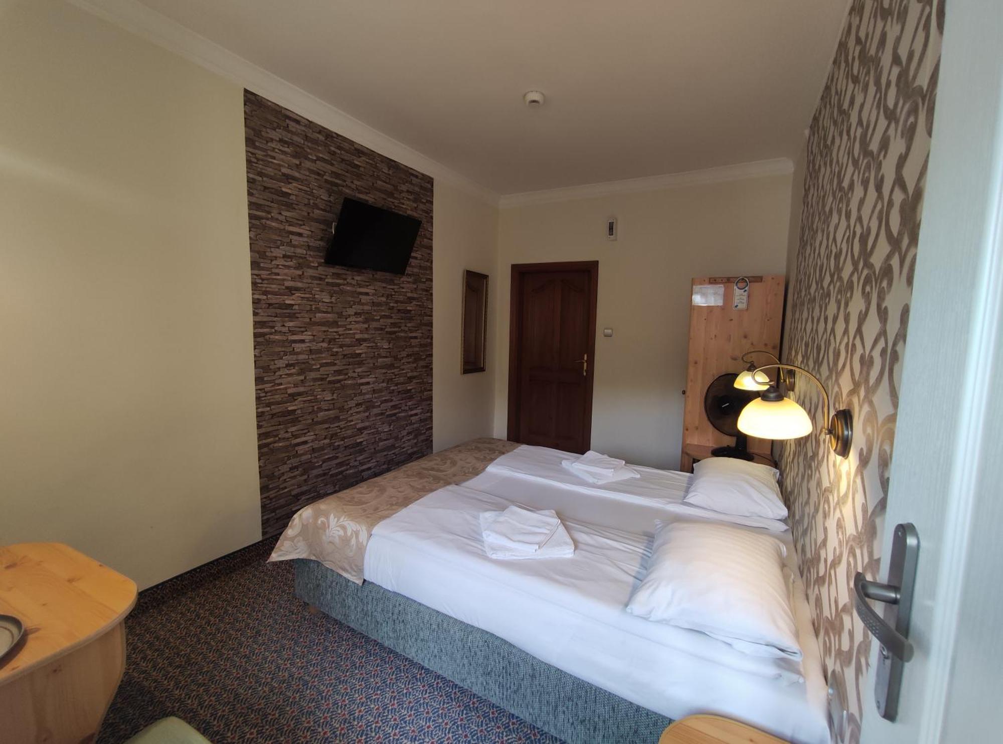 Hotel Atena Слупск Екстериор снимка