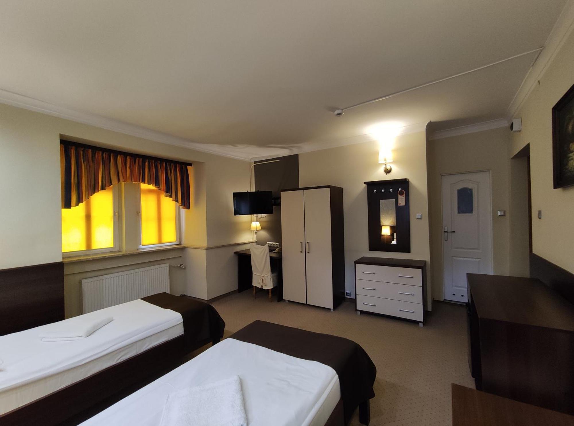 Hotel Atena Слупск Екстериор снимка