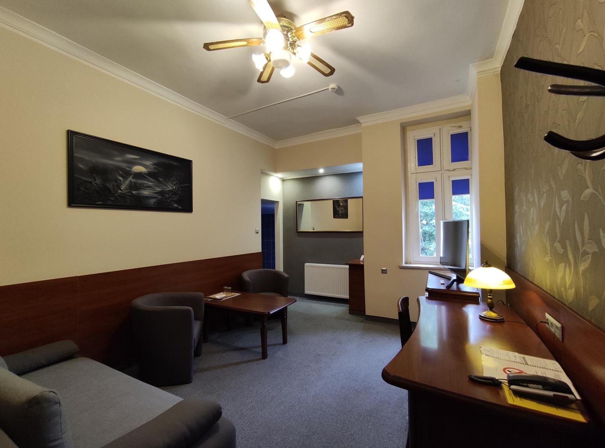 Hotel Atena Слупск Екстериор снимка
