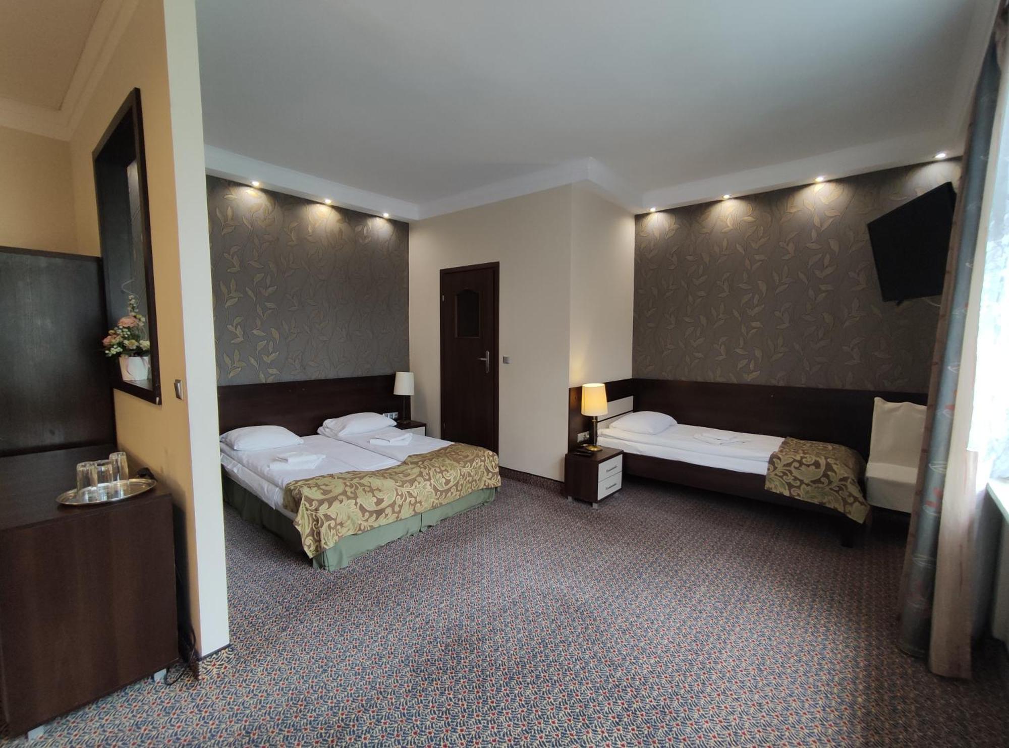Hotel Atena Слупск Екстериор снимка